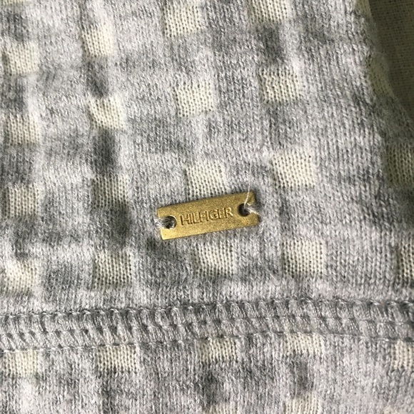 TH Grey Half-Sleeve Sweater - Picture 5 of 6